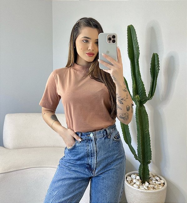 T-SHIRT GOLA ALTA LISA - MOCHA MOUSSE